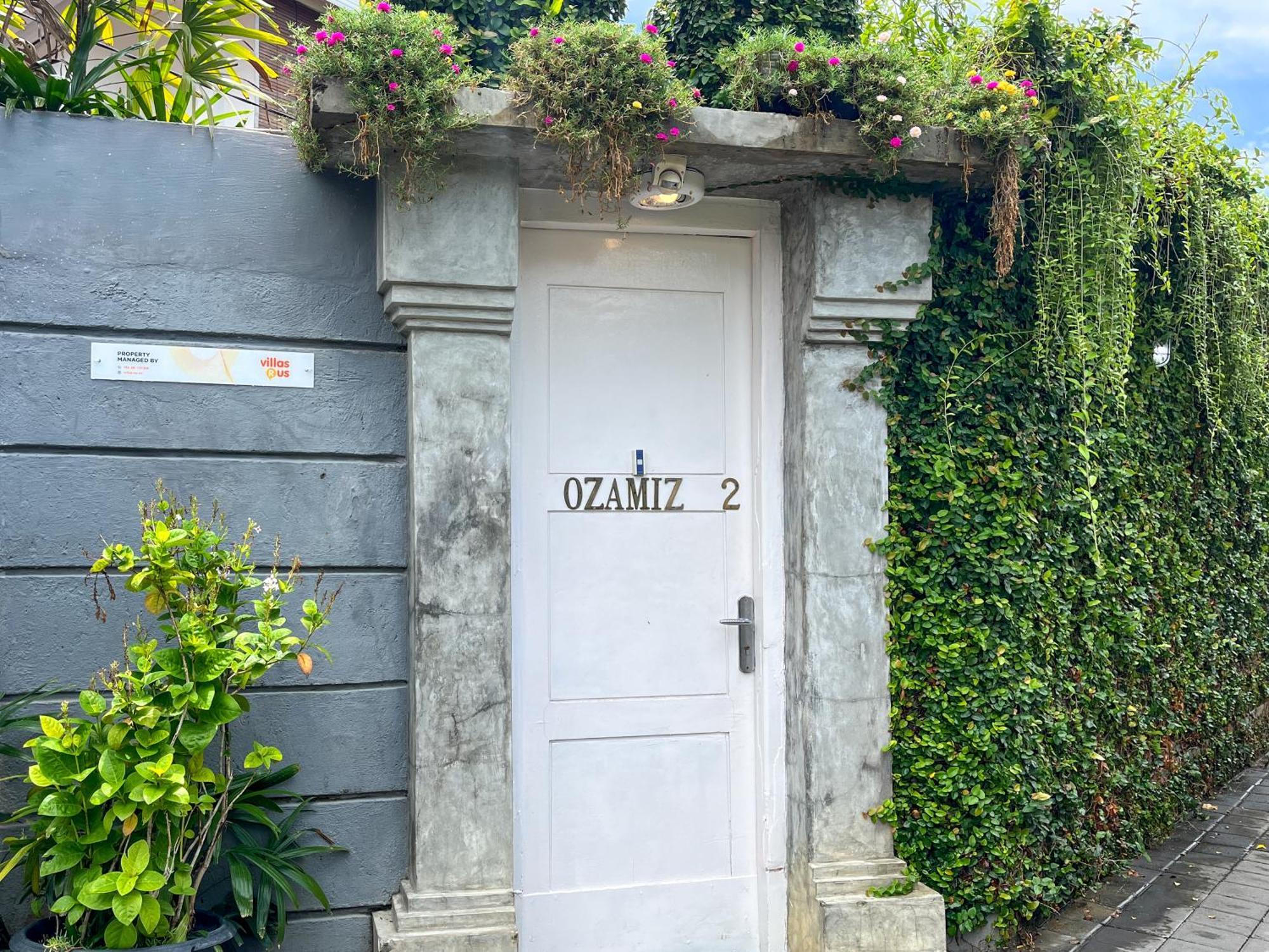 Ozamiz Villa Seminyak By Villas R Us Buitenkant foto